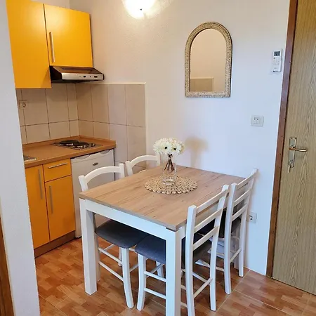 Meri A - Donji Apartman